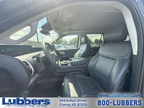Used 2025 Ford Expedition Active AWD/4WD image 11