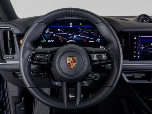 Certified 2026 Porsche Cayenne GTS w/ Technology Package AWD/4WD image 11