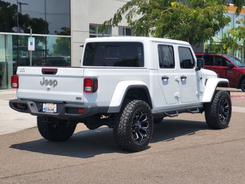 Used 2023 Jeep Gladiator Overland w/ Popular Equipment Package AWD/4WD image 5