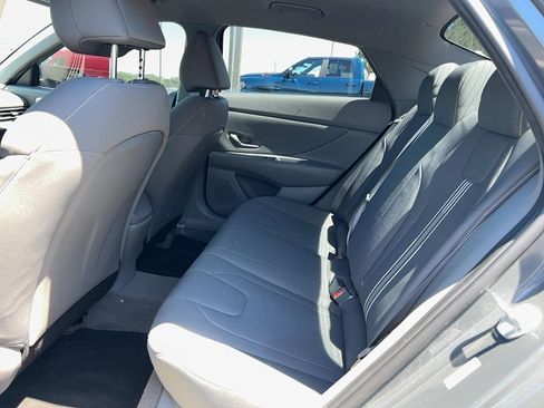 Used 2023 Hyundai Elantra SEL w/ Convenience Package FWD image 27