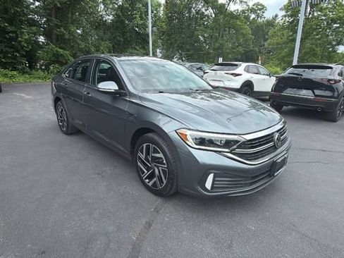 Used 2022 Volkswagen Jetta SEL FWD image 3