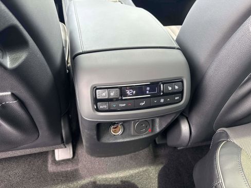 Used 2025 Hyundai Palisade Calligraphy image 7