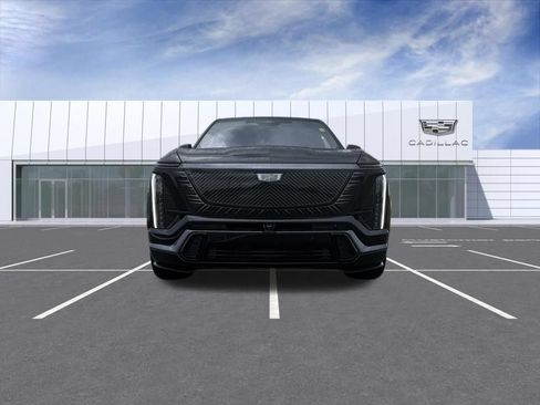 Certified 2026 Cadillac Vistiq Platinum w/ LPO, Floor Liner Package AWD/4WD image 7