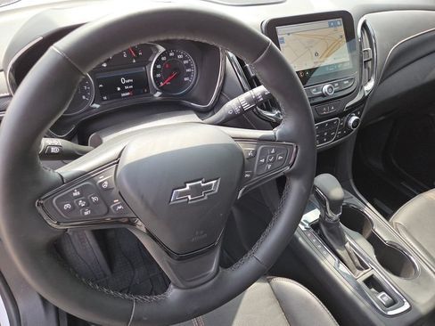 Used 2024 Chevrolet Equinox Premier FWD image 32
