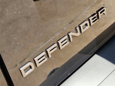 Used 2024 Land Rover Defender 90 Carpathian Edition image 12