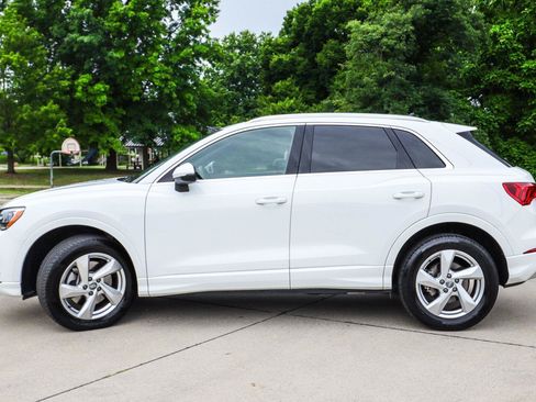 Used 2020 Audi Q3 2.0T Premium w/ Convenience Package AWD/4WD image 4