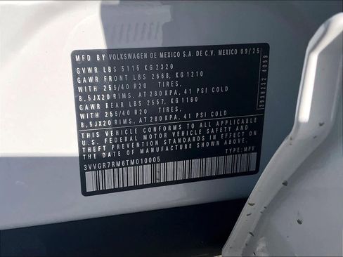 New 2026 Volkswagen Tiguan SE R-Line image 17