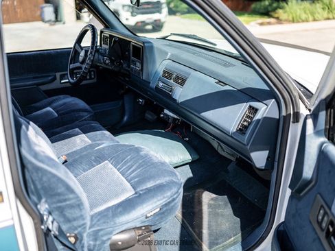 Used 1990 Chevrolet Silverado 3500 2WD Regular Cab image 46