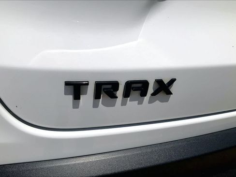 Used 2024 Chevrolet Trax RS w/ Driver Confidence Package FWD image 31