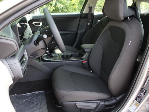 New 2026 Kia K4 FWD image 15