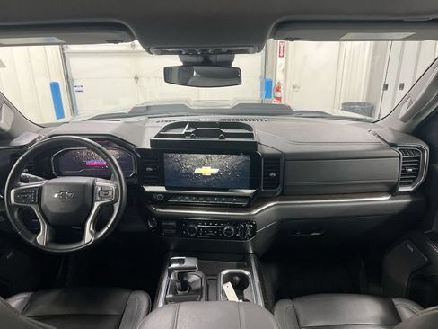 Used 2024 Chevrolet Silverado 1500 LT Trail Boss w/ Convenience Package II AWD/4WD image 10