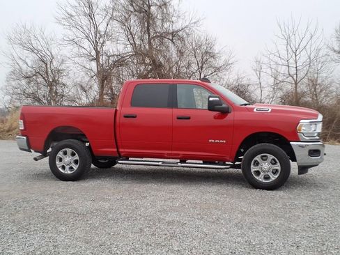 Used 2024 RAM 2500 Big Horn w/ Bed Utility Group image 9