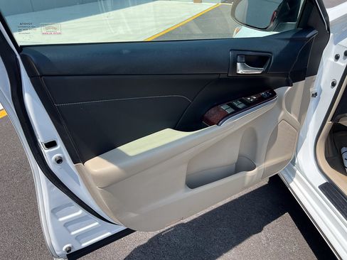 Used 2013 Toyota Camry XLE FWD image 11