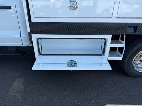 New 2026 Ford F550 4x4 Crew Cab image 15