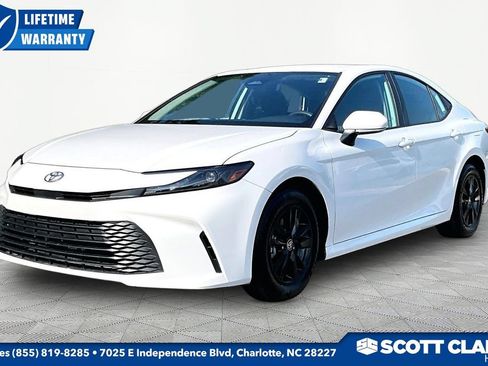 Used 2025 Toyota Camry LE FWD image 3