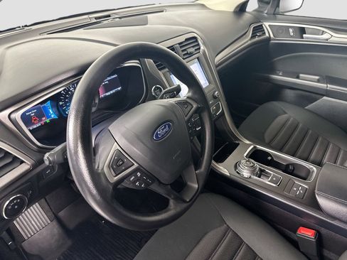 Used 2019 Ford Fusion SE image 9