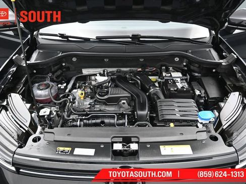 Used 2025 Volkswagen Taos SE FWD image 33