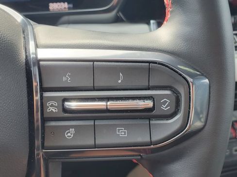 Used 2024 GMC Canyon AT4X AWD/4WD image 8