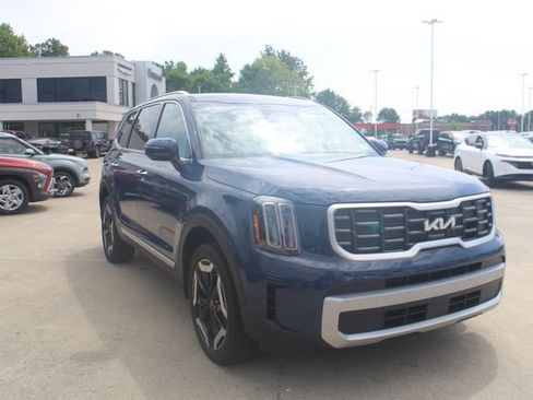 Used 2024 Kia Telluride S w/ S Sunroof Package FWD image 8