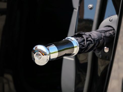 Used 2022 Rolls-Royce Cullinan Black Badge w/ Dark Exterior Package image 5