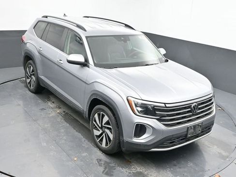 Used 2024 Volkswagen Atlas SE image 12