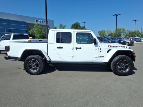 Used 2021 Jeep Gladiator Rubicon AWD/4WD image 2
