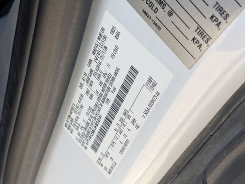 Used 2018 Ford Transit 250 130 Low Roof w/ Exterior Upgrade Package image 25