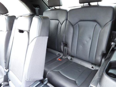 Used 2017 Audi Q7 3.0T Prestige image 37