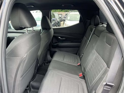 Used 2024 Hyundai Santa Cruz SE AWD/4WD image 11