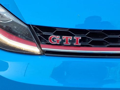 Used 2021 Volkswagen GTI SE image 9