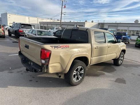 Used 2019 Toyota Tacoma TRD Sport image 18
