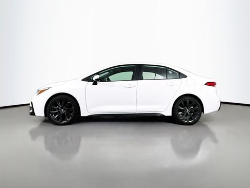 Certified 2025 Toyota Corolla SE FWD image 4
