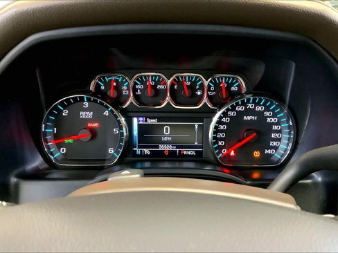 Used 2018 Chevrolet Silverado 1500 LTZ AWD/4WD image 25