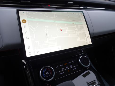 Certified 2023 Land Rover Range Rover Sport SE image 3