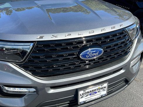 Used 2022 Ford Explorer XLT w/ Equipment Group 202A image 29