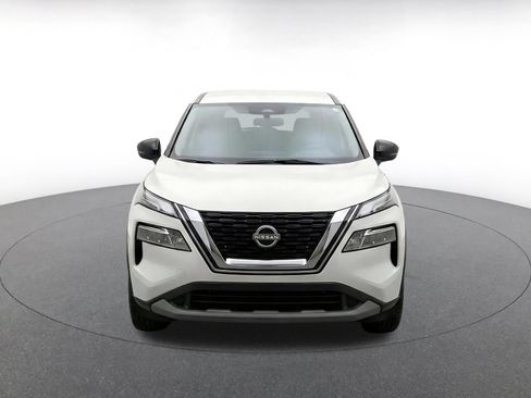Used 2023 Nissan Rogue S AWD/4WD image 2
