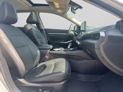 Used 2023 Nissan Altima 2.5 SL AWD/4WD image 15