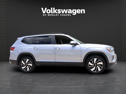 Certified 2024 Volkswagen Atlas SE FWD image 9