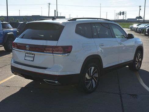 Used 2025 Volkswagen Atlas SE w/ Panoramic Sunroof Package FWD image 5