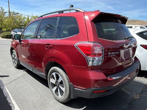 Used 2018 Subaru Forester 2.5i Limited AWD/4WD image 3