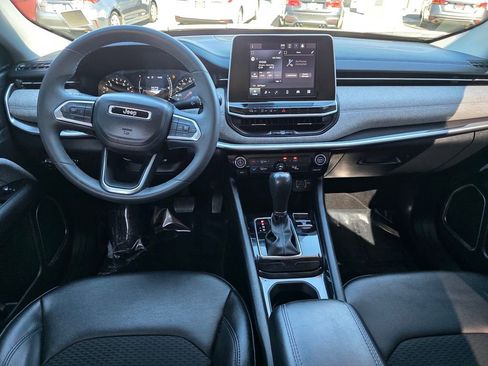 Certified 2022 Jeep Compass Latitude image 17