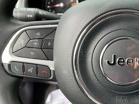 Certified 2021 Jeep Renegade Latitude image 14