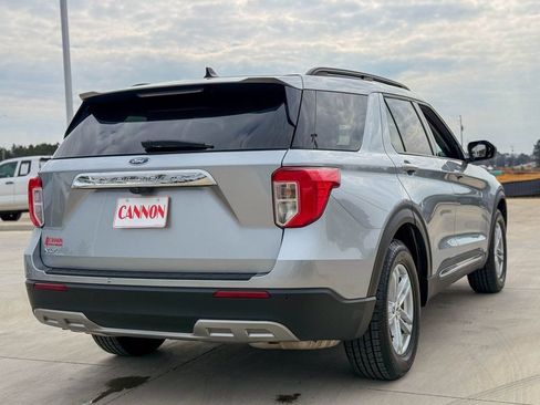 Used 2024 Ford Explorer XLT w/ Equipment Group 202A RWD image 7