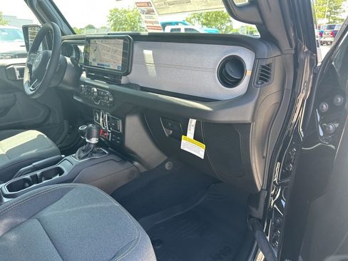 New 2025 Jeep Gladiator Willys image 53