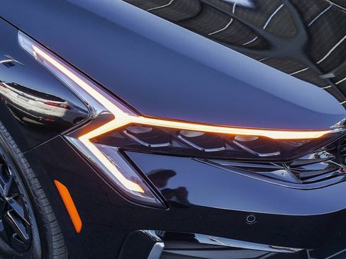 Used 2025 Kia K5 LXS image 10