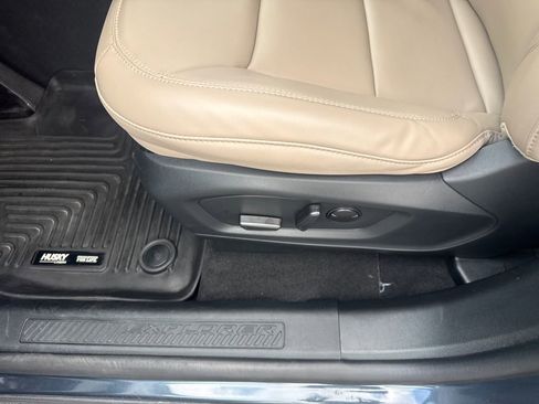 Used 2024 Ford Explorer XLT w/ Equipment Group 202A image 32