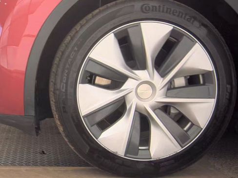 Used 2023 Tesla Model Y Long Range AWD/4WD image 11