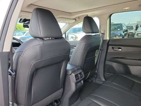 Used 2025 Nissan Murano SL AWD/4WD image 14