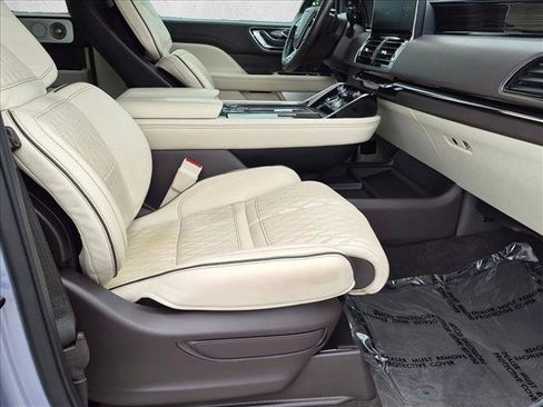 Used 2024 Lincoln Navigator Black Label AWD/4WD image 21