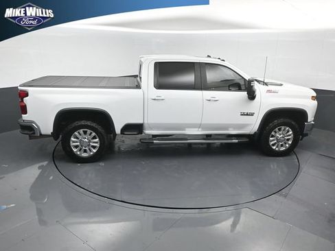 Used 2020 Chevrolet Silverado 2500 LT w/ Texas Edition AWD/4WD image 16